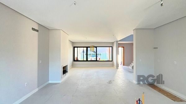 Casa Condominio em Porto Alegre, no bairro Ipanema, com 3 dormitório(s), à venda.