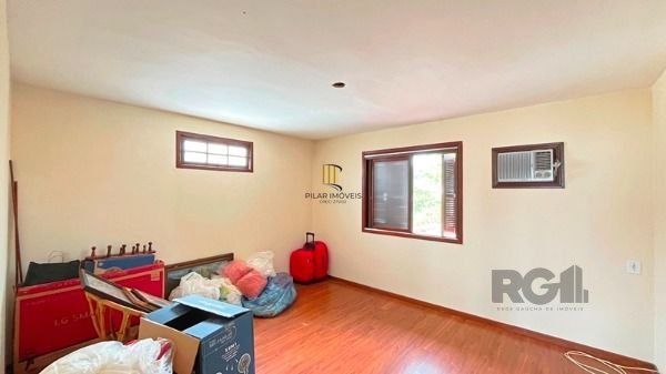 Casa para Venda - 235.64m², 3 dormitórios, sendo 1 suites, 3 vagas - Guarujá