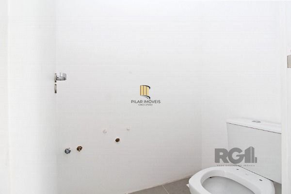 Sobrado para Venda - 100m², 3 dormitórios, sendo 3 suites, 2 vagas - Portal Do Guarujá
