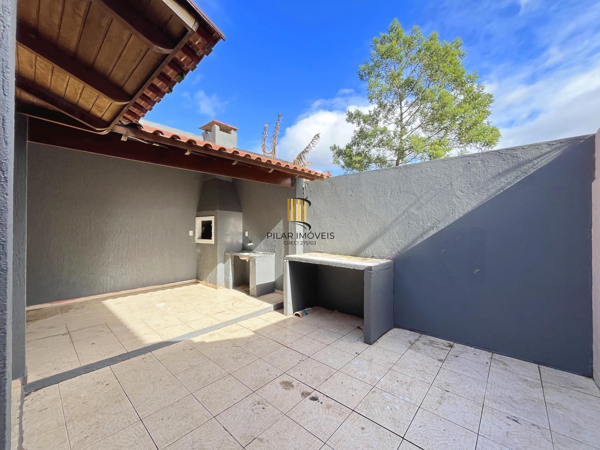 Casa 3 dormitórios no bairro Hípica