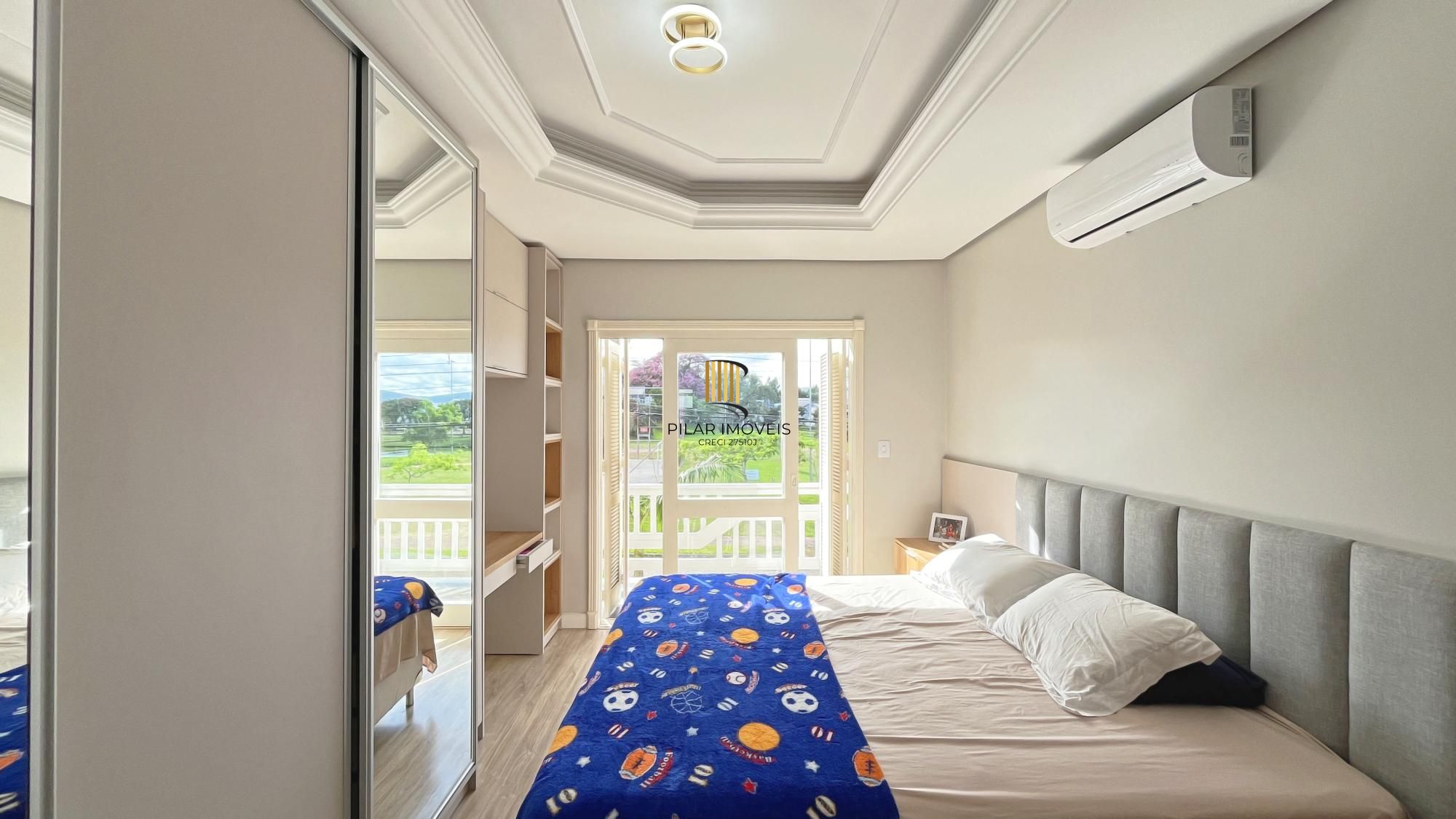 Casa 3 dormitórios no bairro Hípica