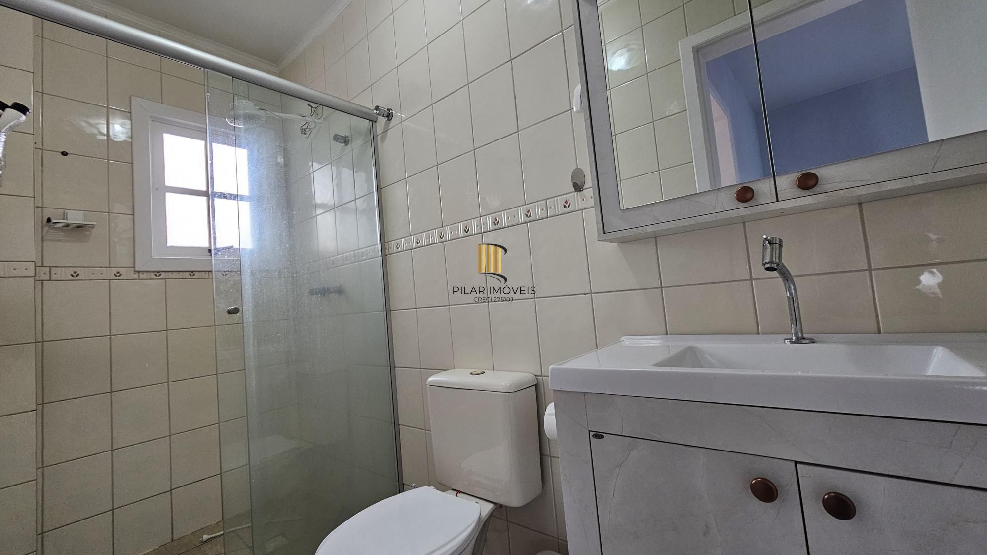 Casa 3 dormitórios no bairro Hípica