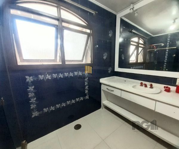 Casa Comercial em Porto Alegre, no bairro Tristeza, à venda.