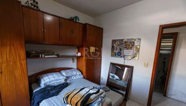 Casa em Porto Alegre, no bairro Cavalhada, com 5 dormitório(s), e 5 banheiros, à venda.