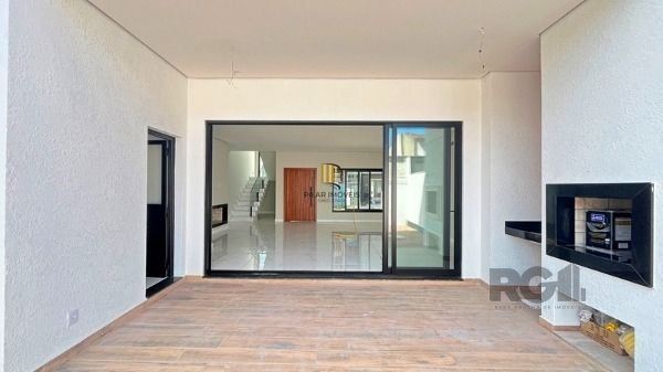Casa Condominio em Porto Alegre, no bairro Ipanema, com 3 dormitório(s), à venda.