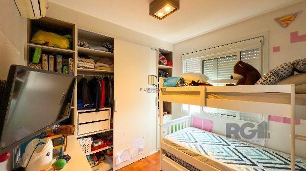 Apartamento em Porto Alegre, no bairro Rio Branco, com 3 dormitório(s), e 3 banheiros, à venda.
