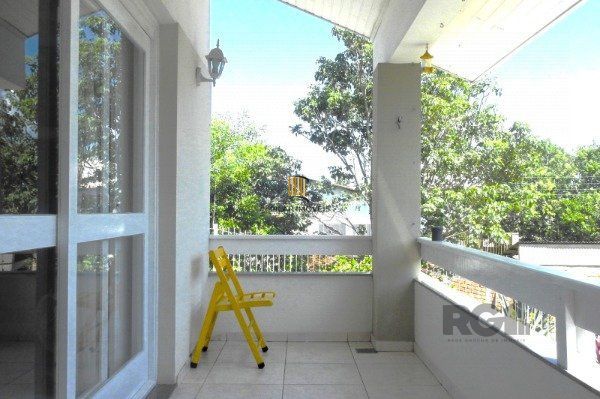 Casa em Porto Alegre, no bairro Espirito Santo, com 3 dormitório(s), e 3 banheiros, à venda.