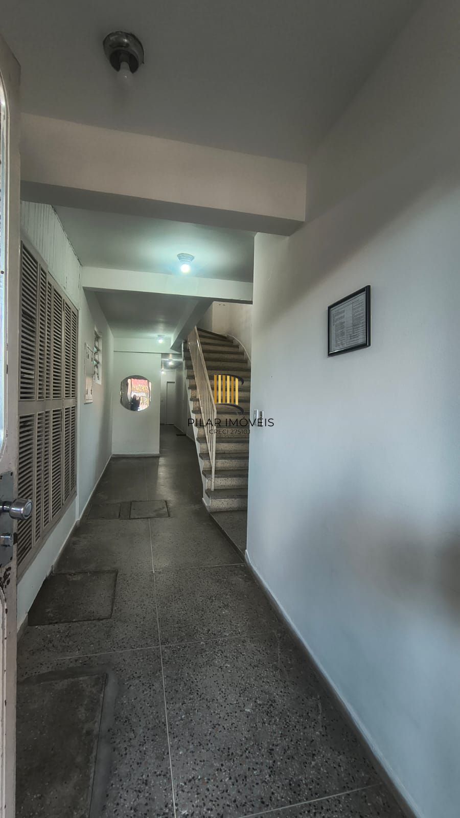 Apartamento térreo com um dormitório, com suíte, totalmente mobiliado no bairro Camaquã