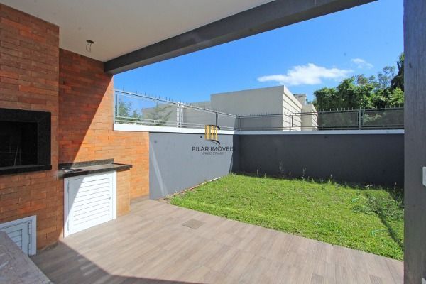 Casa 3 dormitórios no bairro Hípica