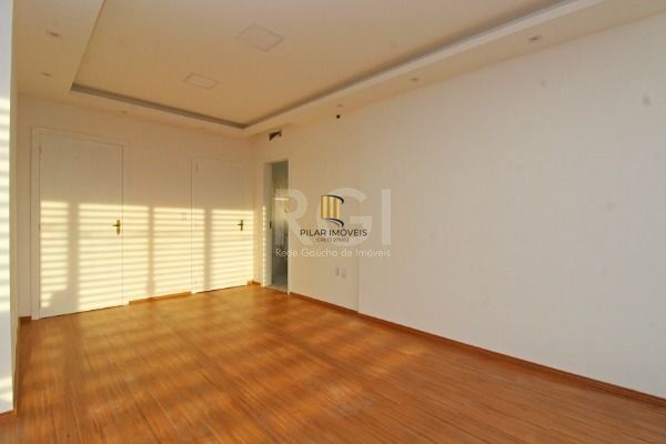 Casa para Venda - 217m², 3 dormitórios, sendo 1 suites, 2 vagas - Hípica