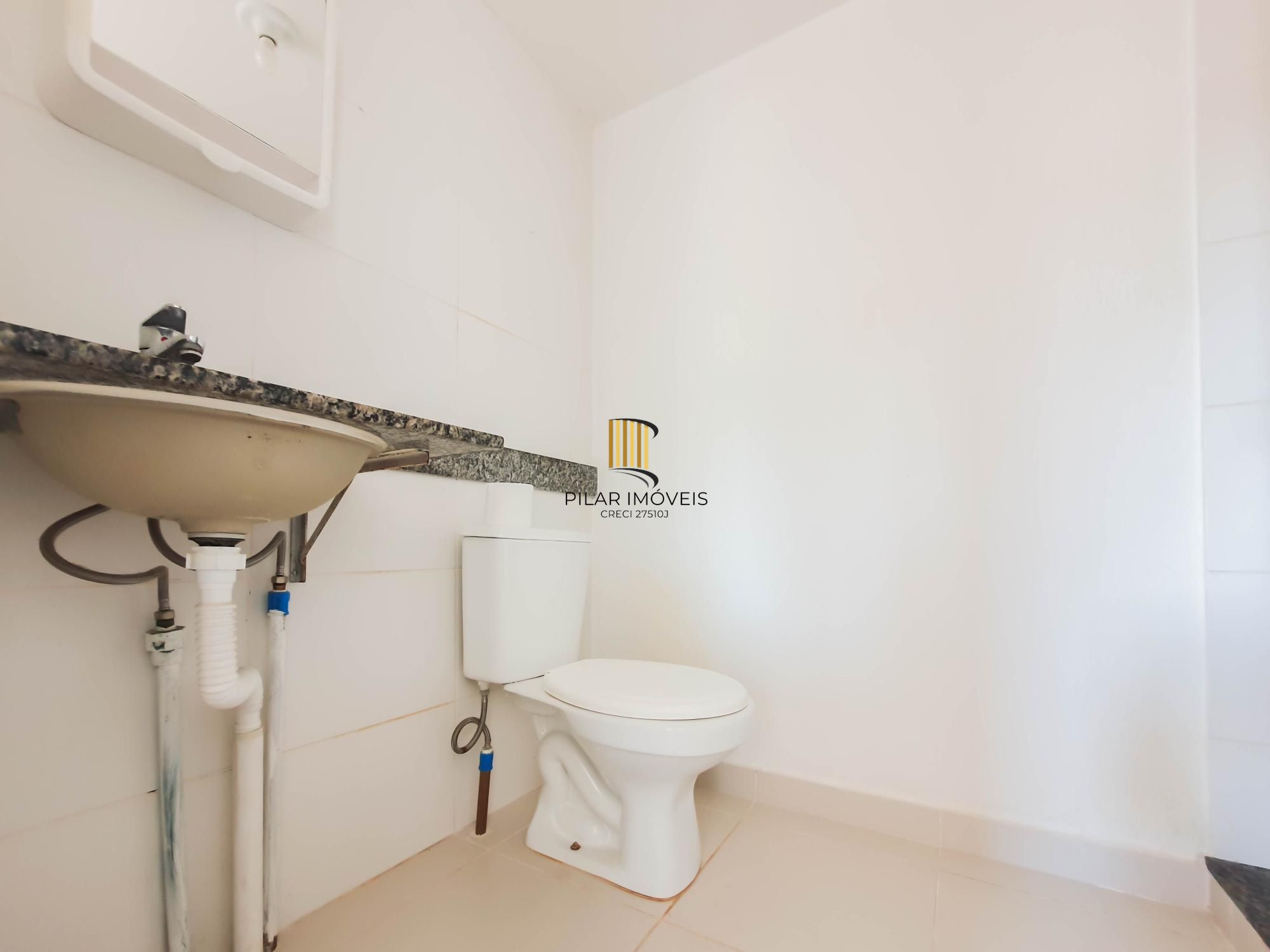 Apartamento em Porto Alegre, no bairro Vila Nova, com 2 dormitório(s), e 2 banheiros, à venda.