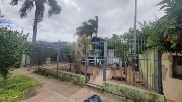 Casa para Venda - 120m², 3 dormitórios, sendo 1 suites, 2 vagas - Ipanema/ Bahamas