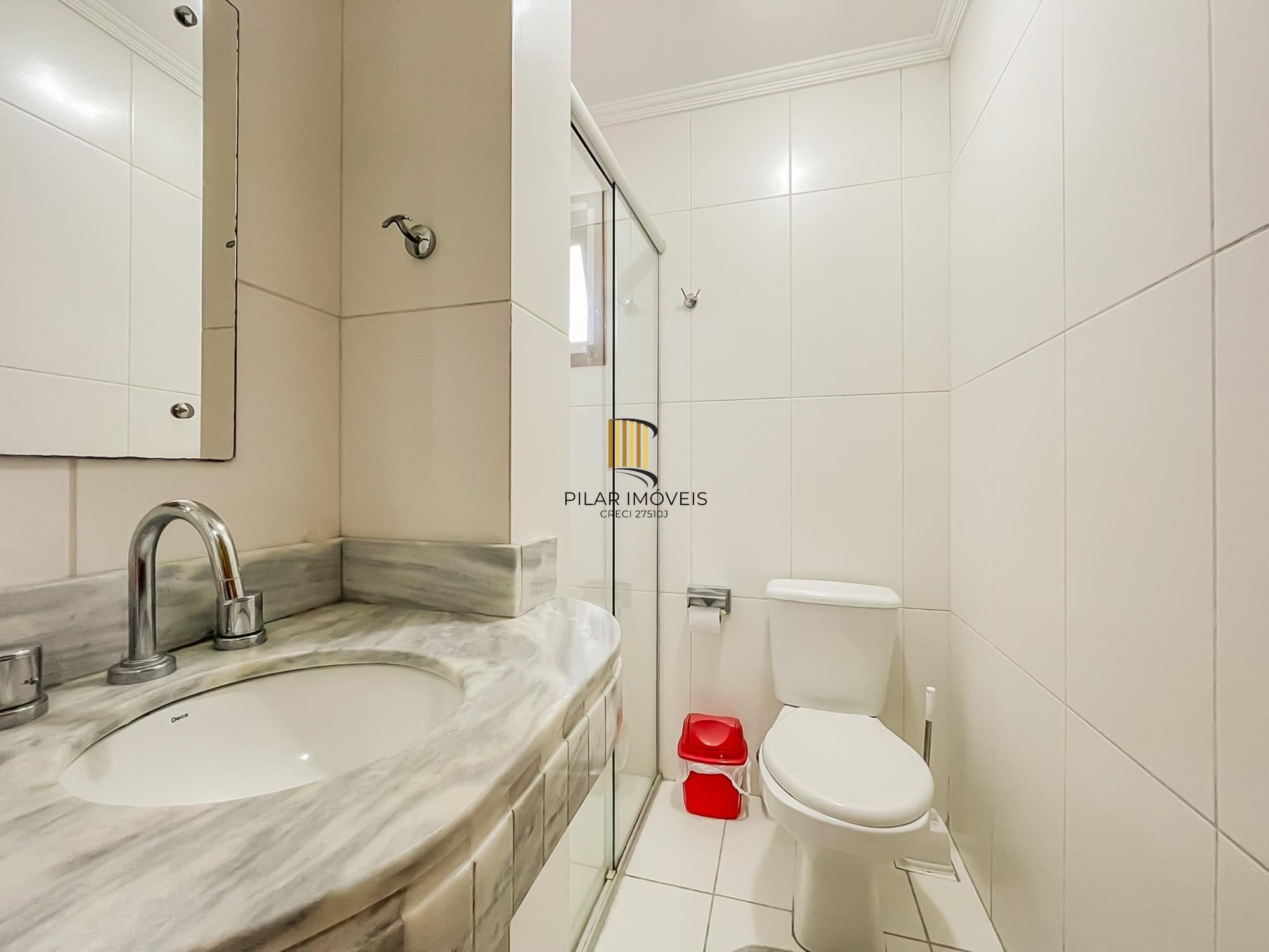 Casa 3 dormitórios no bairro Hípica