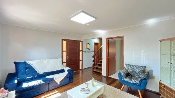 Casa 3 dormitórios no bairro Hípica