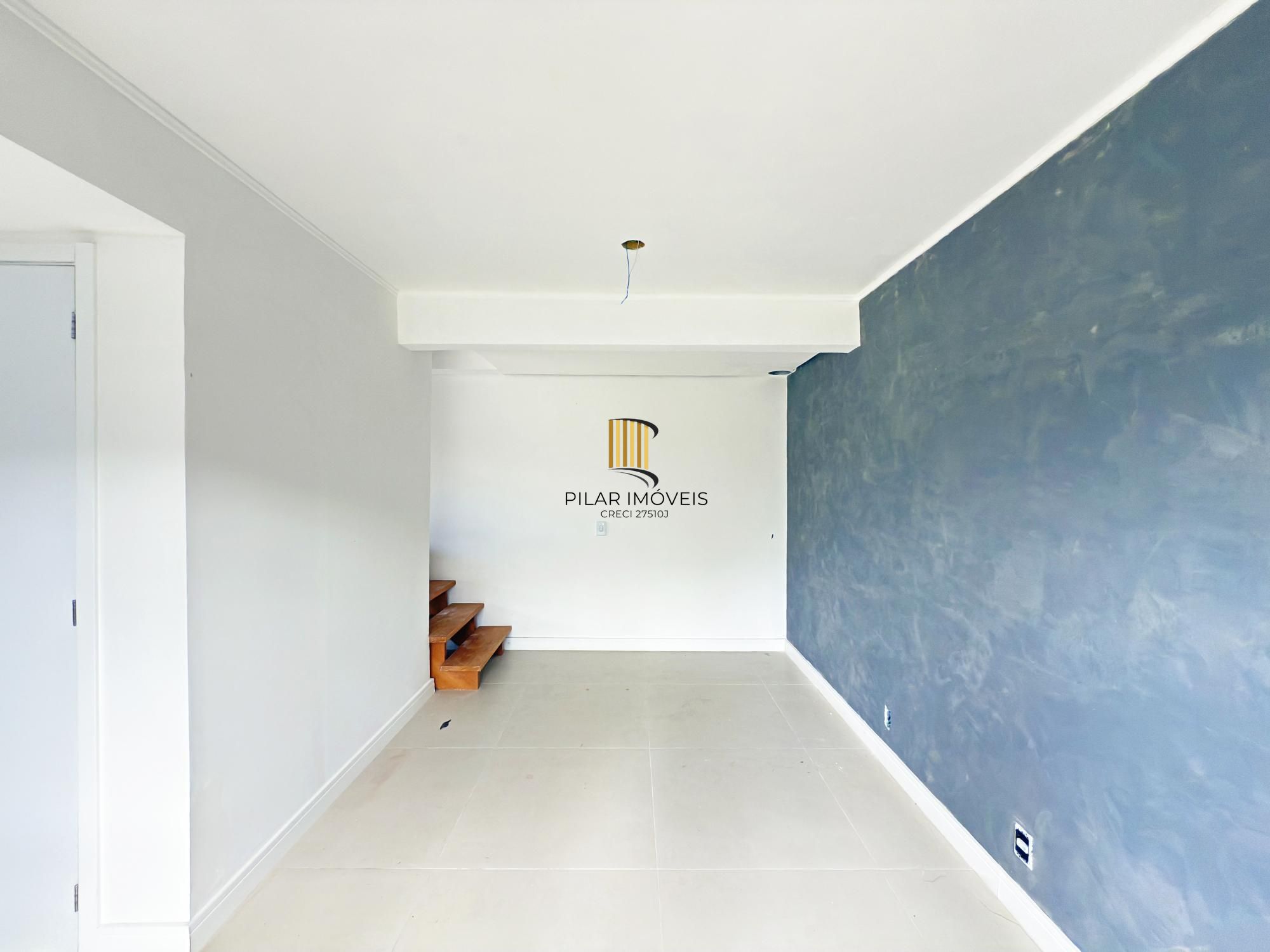 Casa em Porto Alegre, no bairro Hípica, com 4 dormitório(s), à venda.