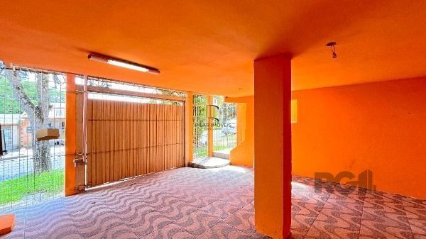 Casa para Venda - 144m², 2 dormitórios, 2 vagas - Lomba do Pinheiro