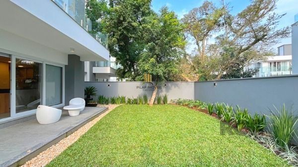 Casa Condominio para Venda - 364m², 3 dormitórios, sendo 3 suites, 2 vagas - Pedra Redonda