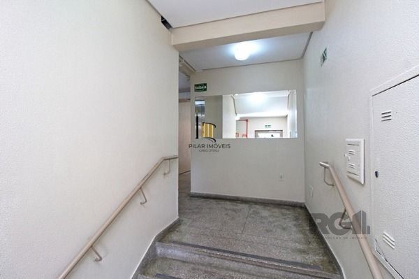 Apartamento em Porto Alegre, no bairro Cidade Baixa, com 1 dormitório(s), e 1 banheiros, à venda.