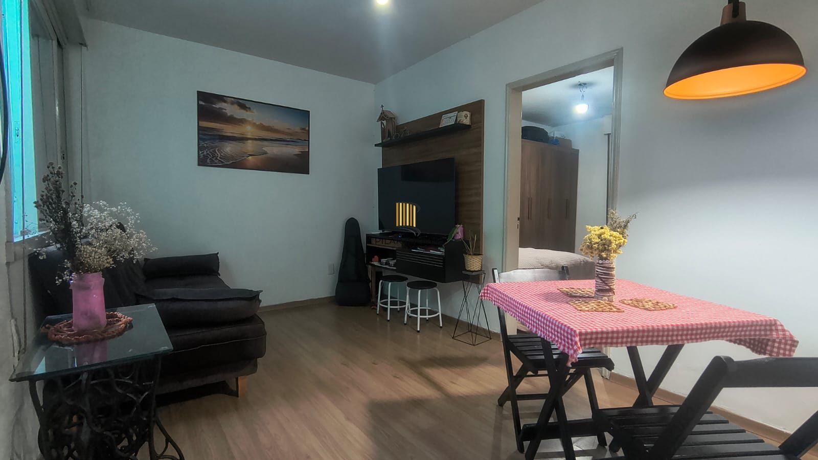 Apartamento térreo com um dormitório, com suíte, totalmente mobiliado no bairro Camaquã