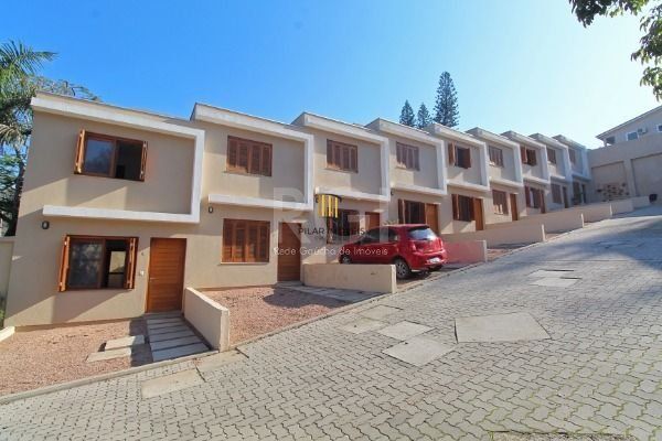Casa para Venda - 108.8m², 2 dormitórios, sendo 2 suites, 1 vaga - Teresópolis
