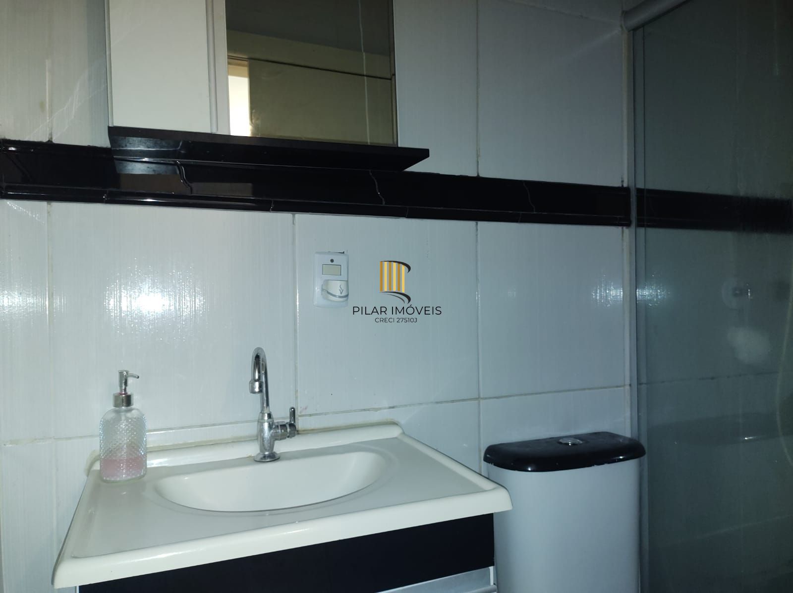 Casa 2 dormitórios no bairro Hípica