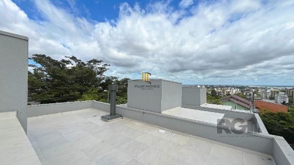 Casa Condominio em Porto Alegre, no bairro Tristeza, com 3 dormitório(s), e 3 banheiros, à venda.