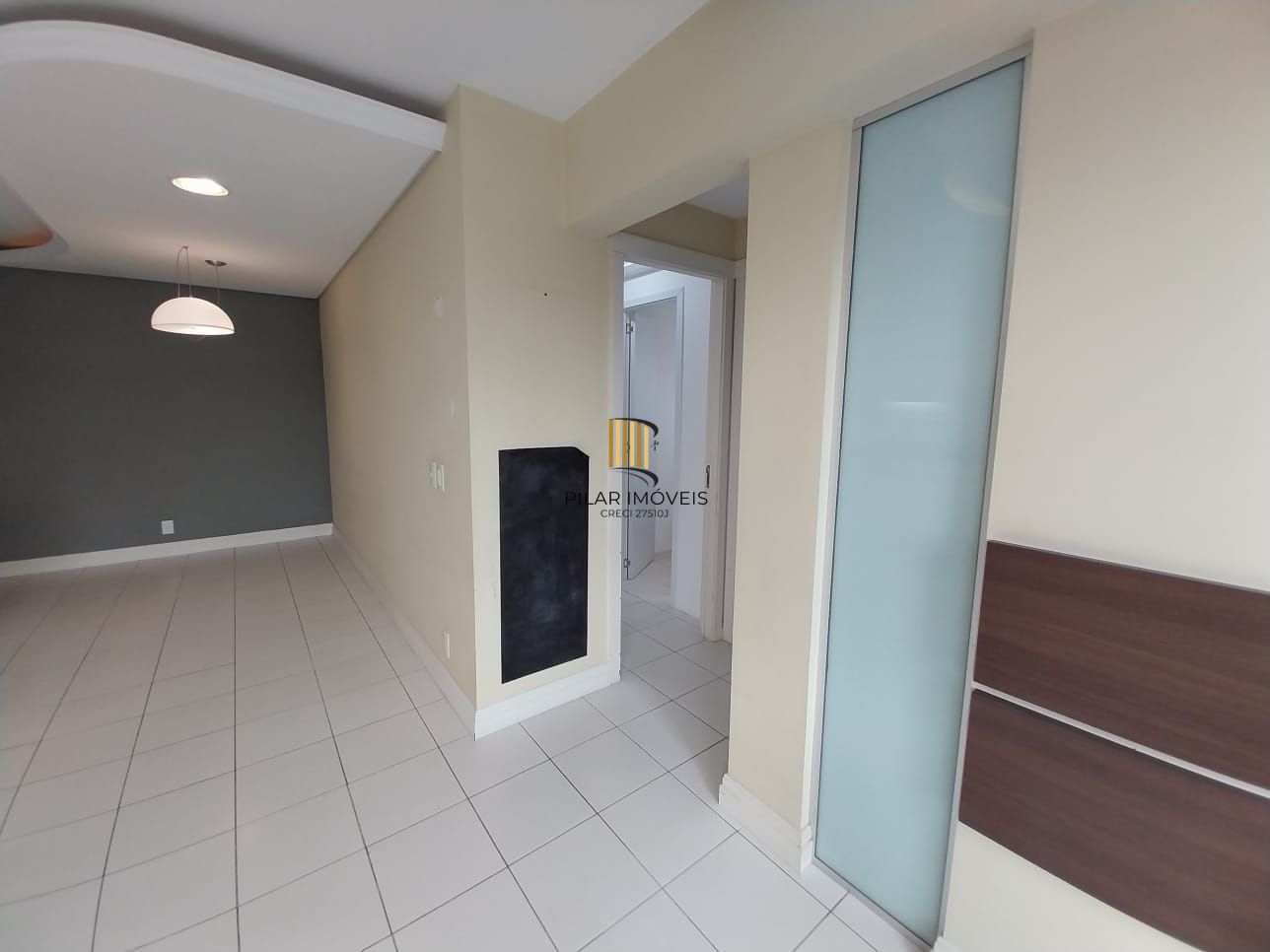 Apartamento com 2 dormitórios, 2 vagas, 65m2 coração do Menino Deus.