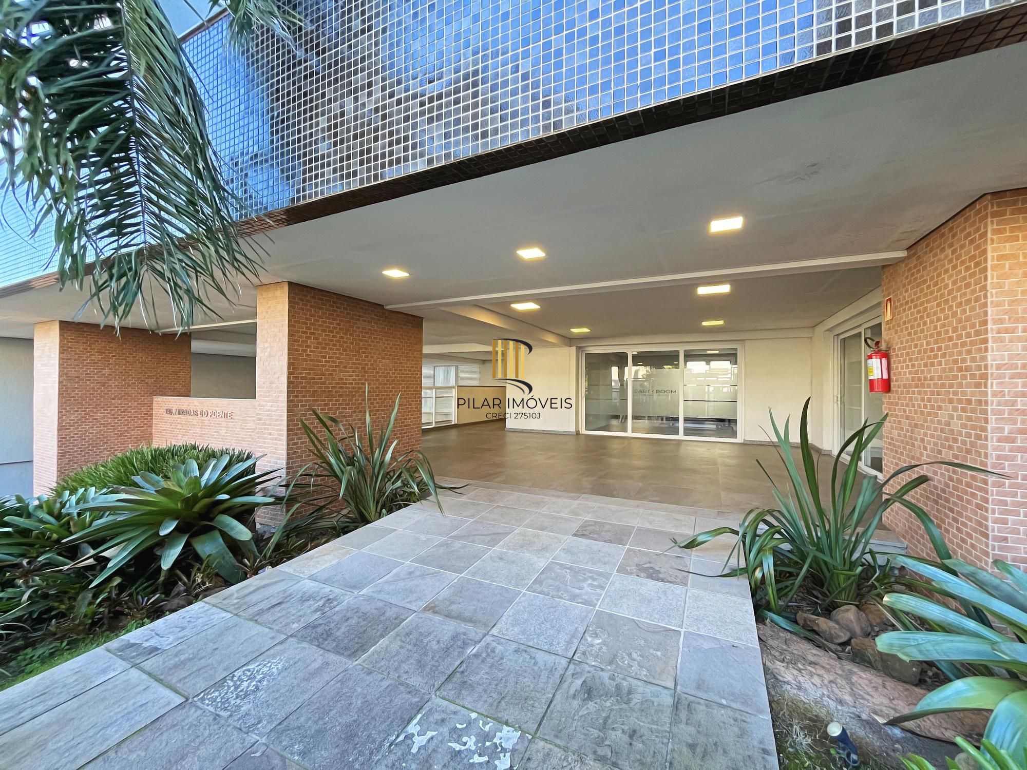 Apartamento com 3 dormitórios sendo 3 suíte á venda Bairro Cristal.