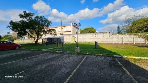 Apartamento em Porto Alegre, no bairro Cavalhada, com 2 dormitório(s), e 2 banheiros, à venda.