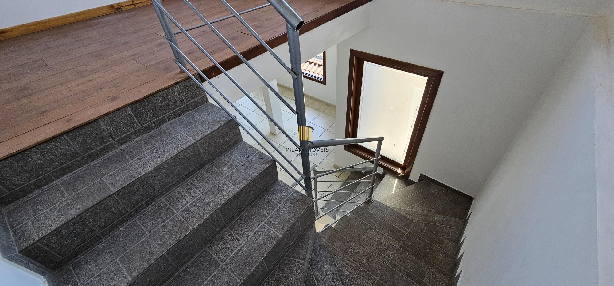 Casa 2 dormitórios no bairro Hípica