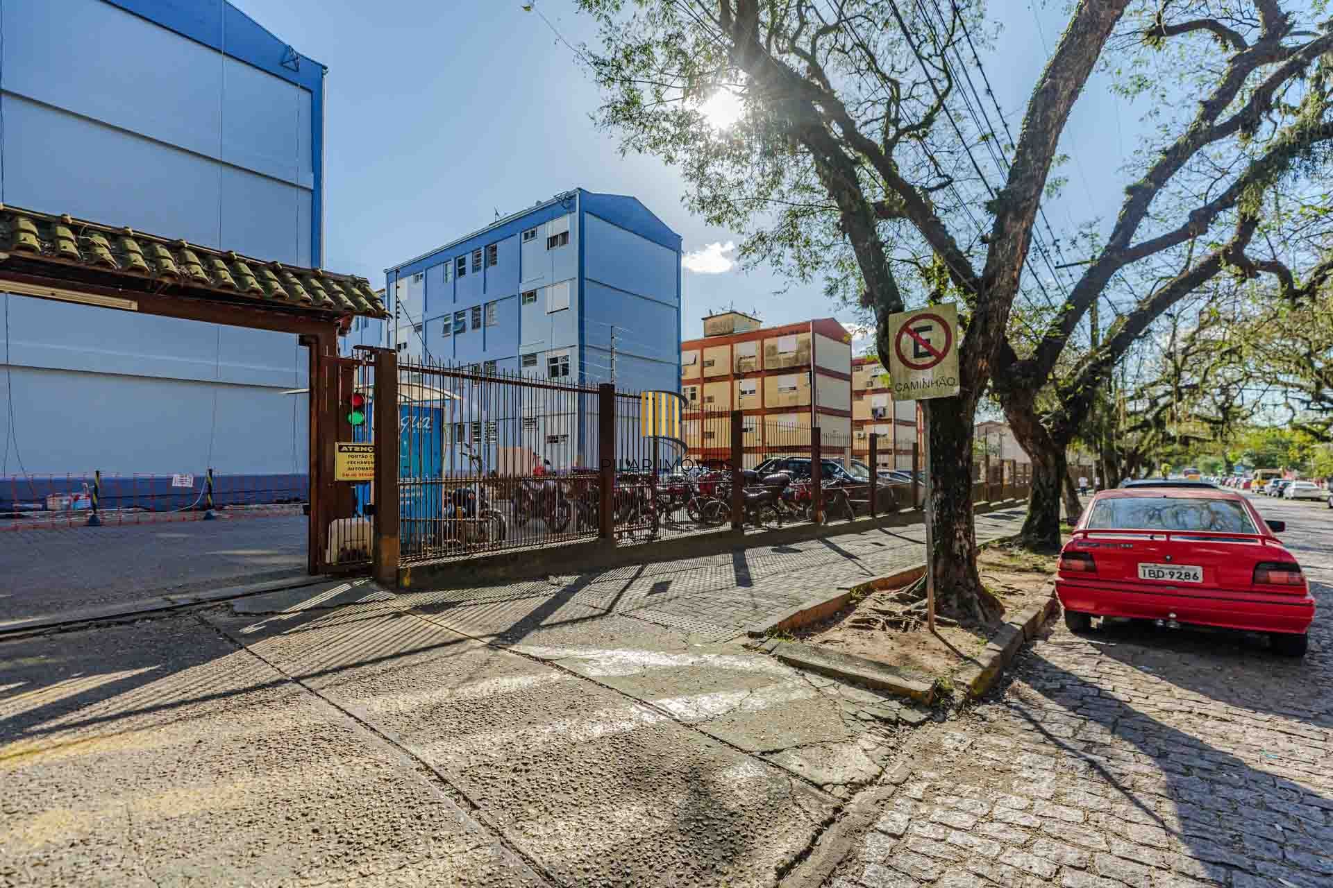 Apartamento com 2 dormitórios no Bairro Camaquã.