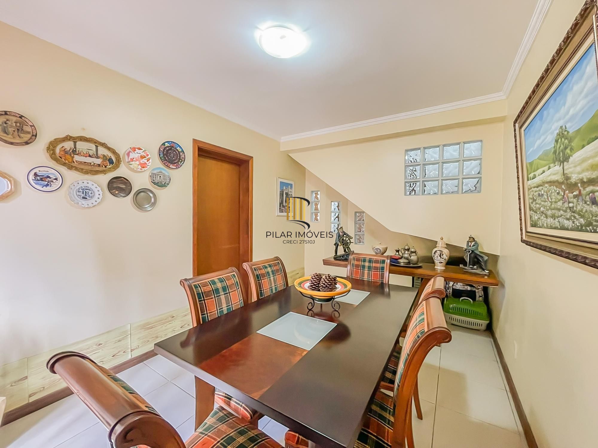 Casa 3 dormitórios no bairro Hípica