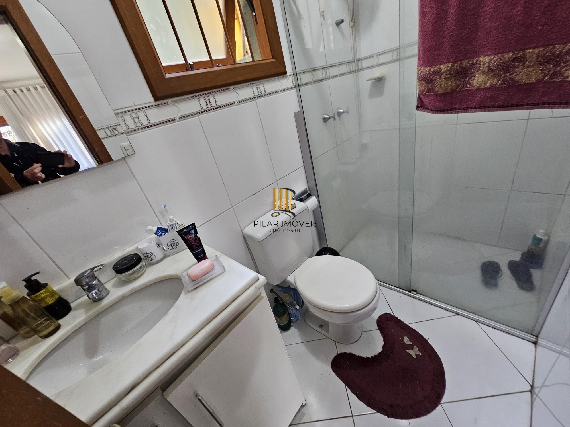 Casa 3 dormitórios no bairro Guarujá