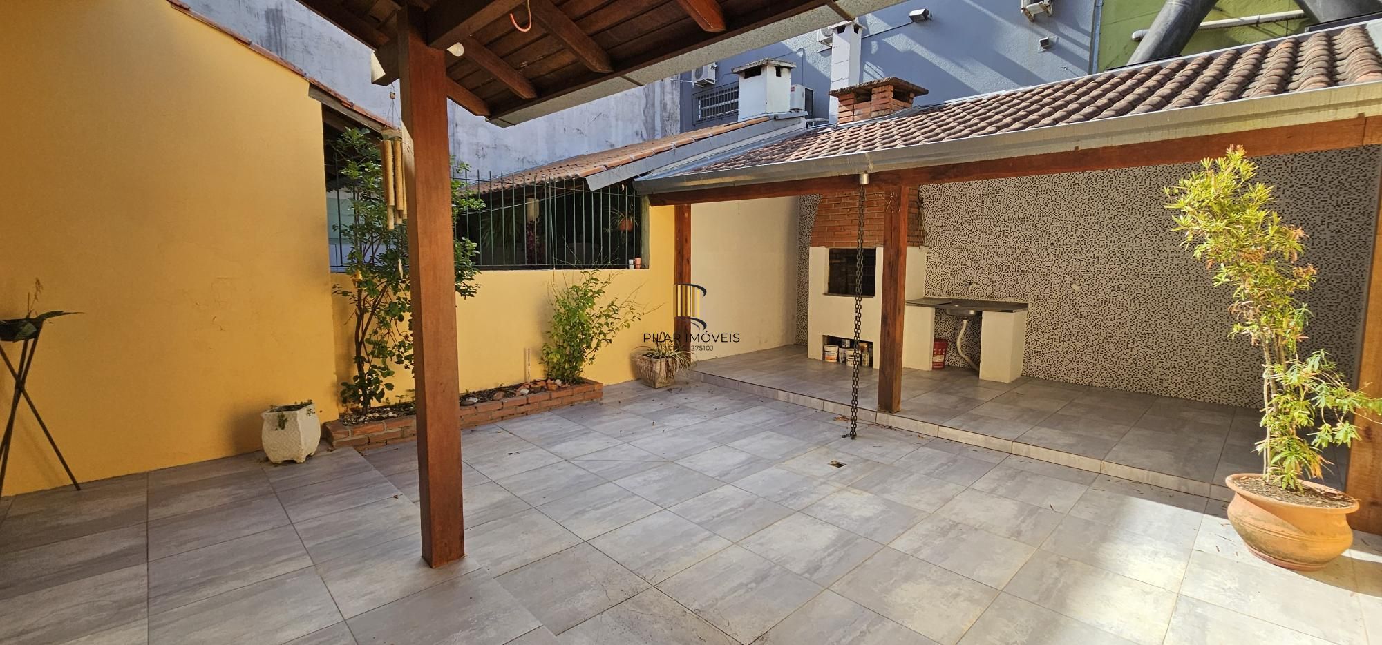 Casa 4 dormitórios no bairro Hípica