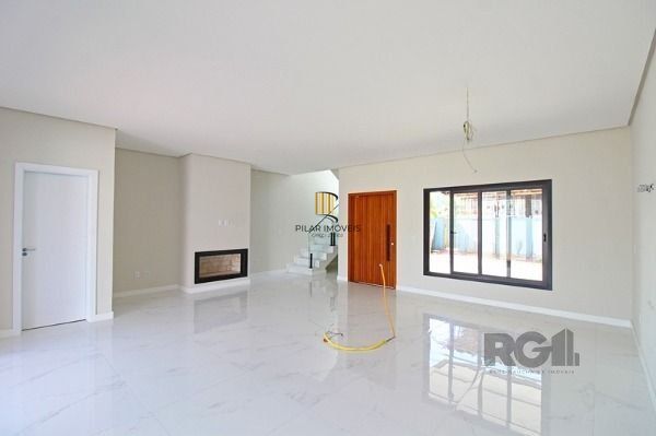 Casa Condominio em Porto Alegre, no bairro Ipanema, com 3 dormitório(s), à venda.