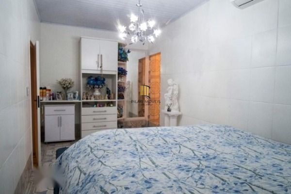 Casa para Venda - 300m², 3 dormitórios, sendo 3 suites, 2 vagas - Vila Nova