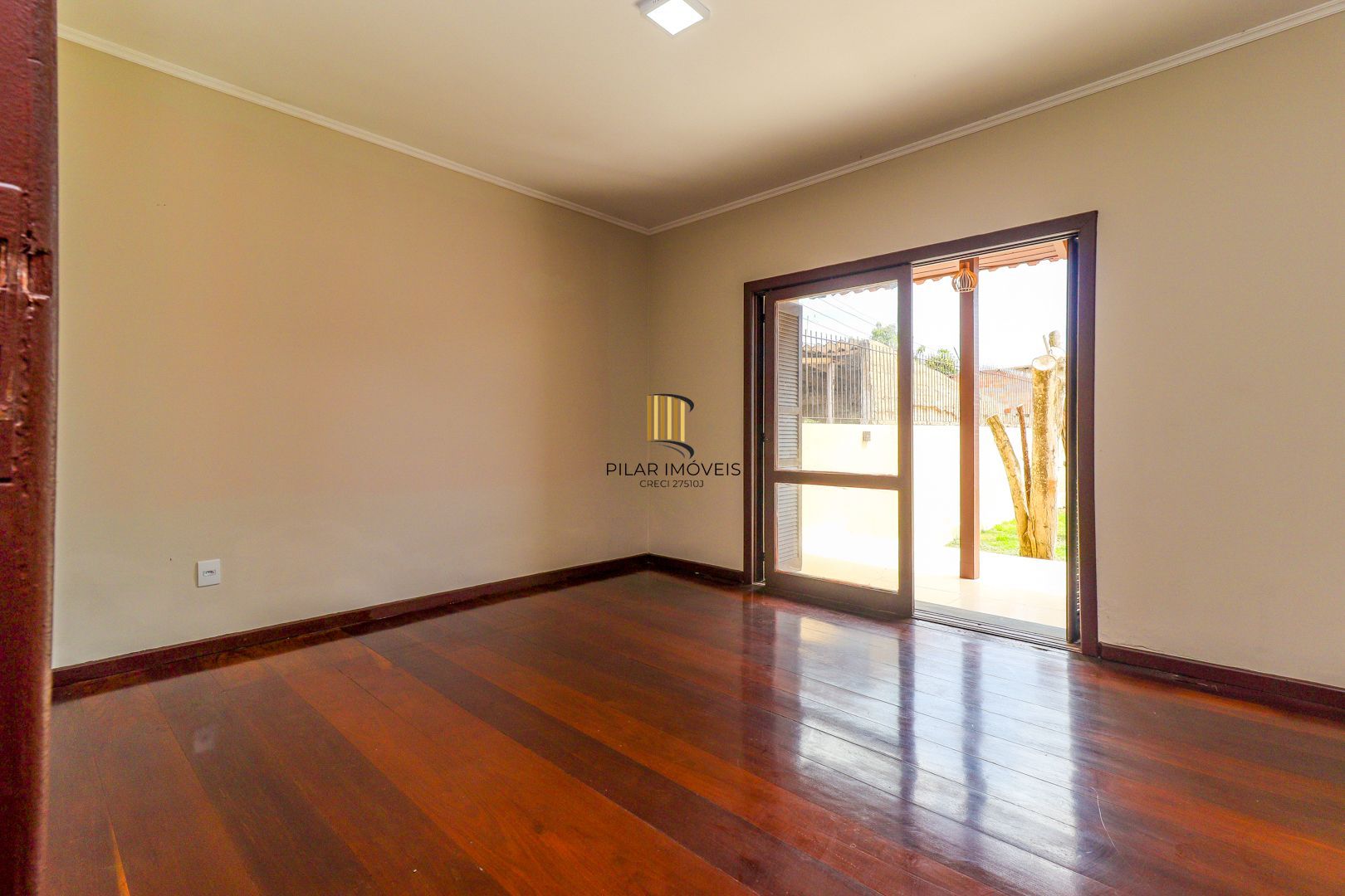 Excelente residência com 4 dormitórios