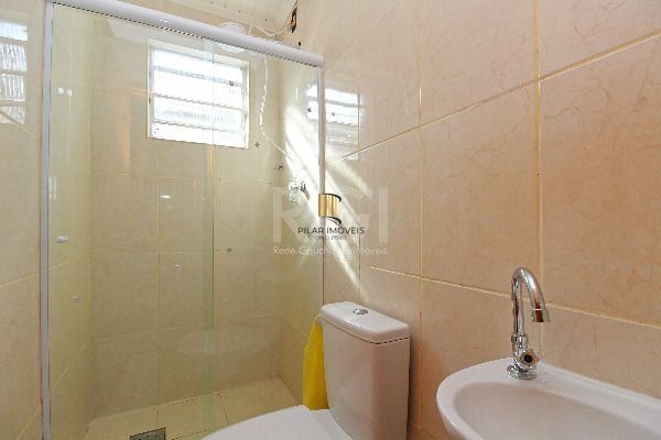 Casa para Venda - 101m², 3 dormitórios, sendo 1 suites, 3 vagas - Guarujá