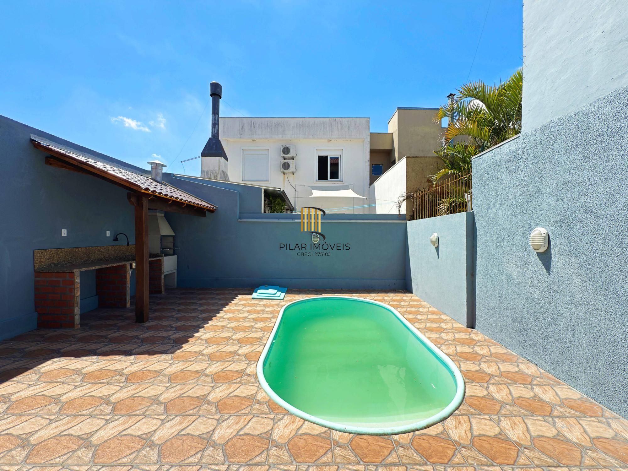 Casa 2 dormitórios no bairro Hípica