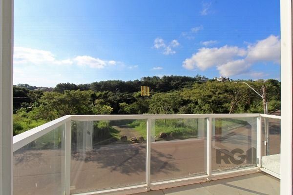 Sobrado para Venda - 100m², 3 dormitórios, sendo 3 suites, 2 vagas - Portal Do Guarujá