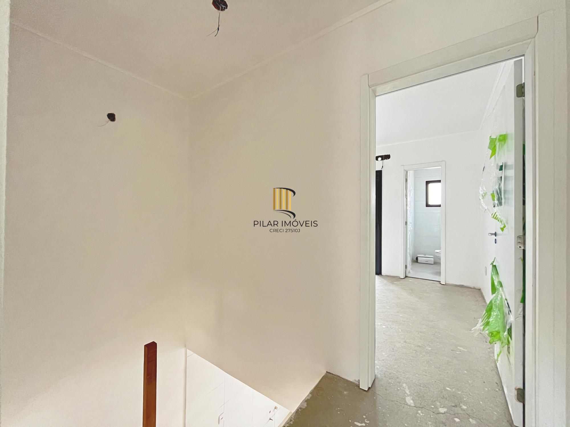 Casa em Porto Alegre, no bairro Hípica, com 2 dormitório(s), e 2 banheiros, à venda.