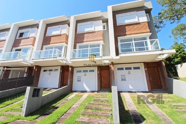 Sobrado para Venda - 100m², 3 dormitórios, sendo 3 suites, 2 vagas - Portal Do Guarujá