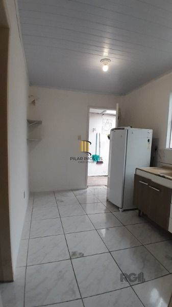 Casa em Porto Alegre, no bairro Restinga, com 2 dormitório(s), e 2 banheiros, à venda.