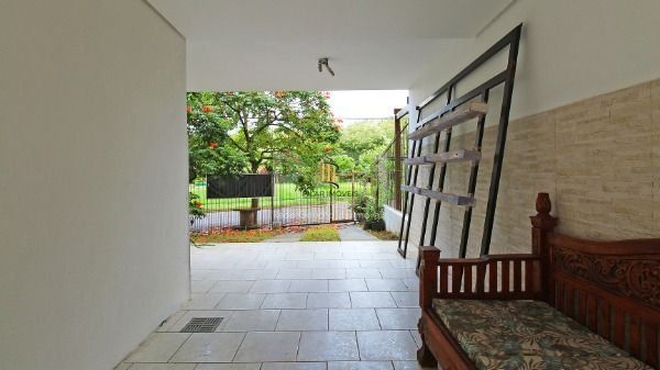Casa em Porto Alegre, no bairro Hípica, com 3 dormitório(s), e 3 banheiros, à venda.
