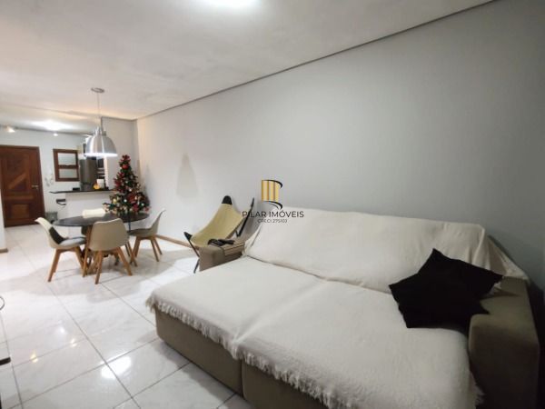 Casa 2 dormitórios no bairro Hípica