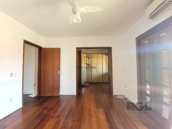 Casa 5 dormitórios no bairro Aberta dos Morros