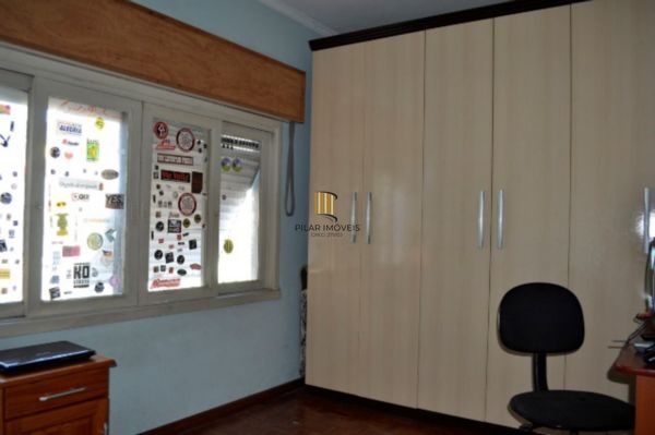 Apartamento em Porto Alegre, no bairro Cidade Baixa, com 2 dormitório(s), e 2 banheiros, à venda.