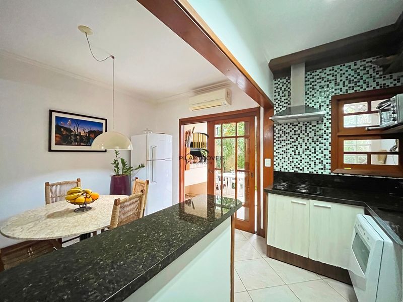 Casa 3 dormitórios no bairro Ipanema