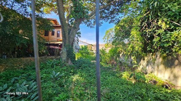 Terreno em Porto Alegre, no bairro Ipanema, à venda.