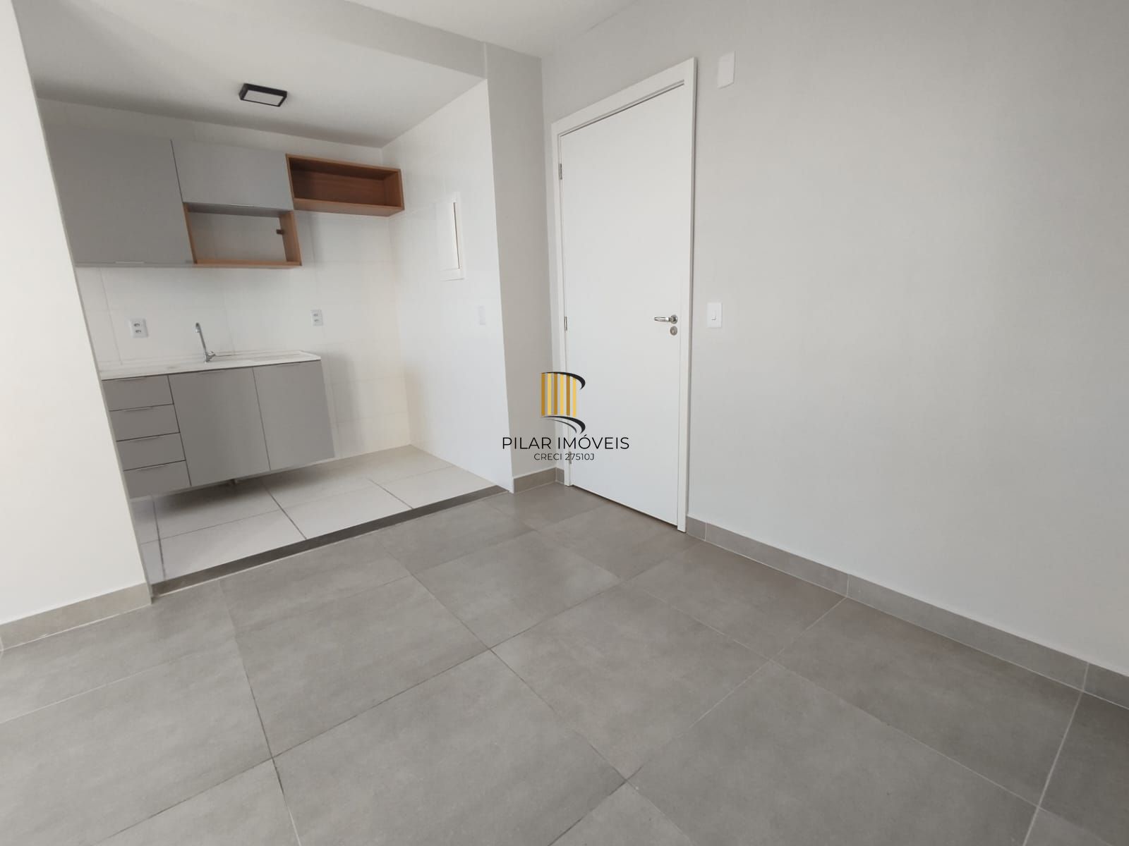 Apartamento 2 dormitórios, com garagem, bairro Tristeza.